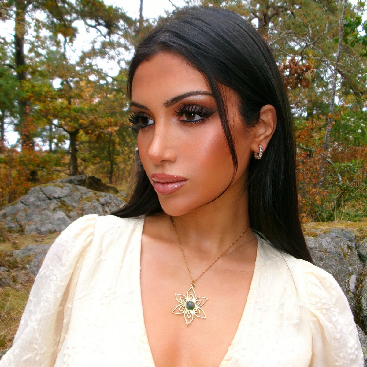 Green Floral Pendant Necklace